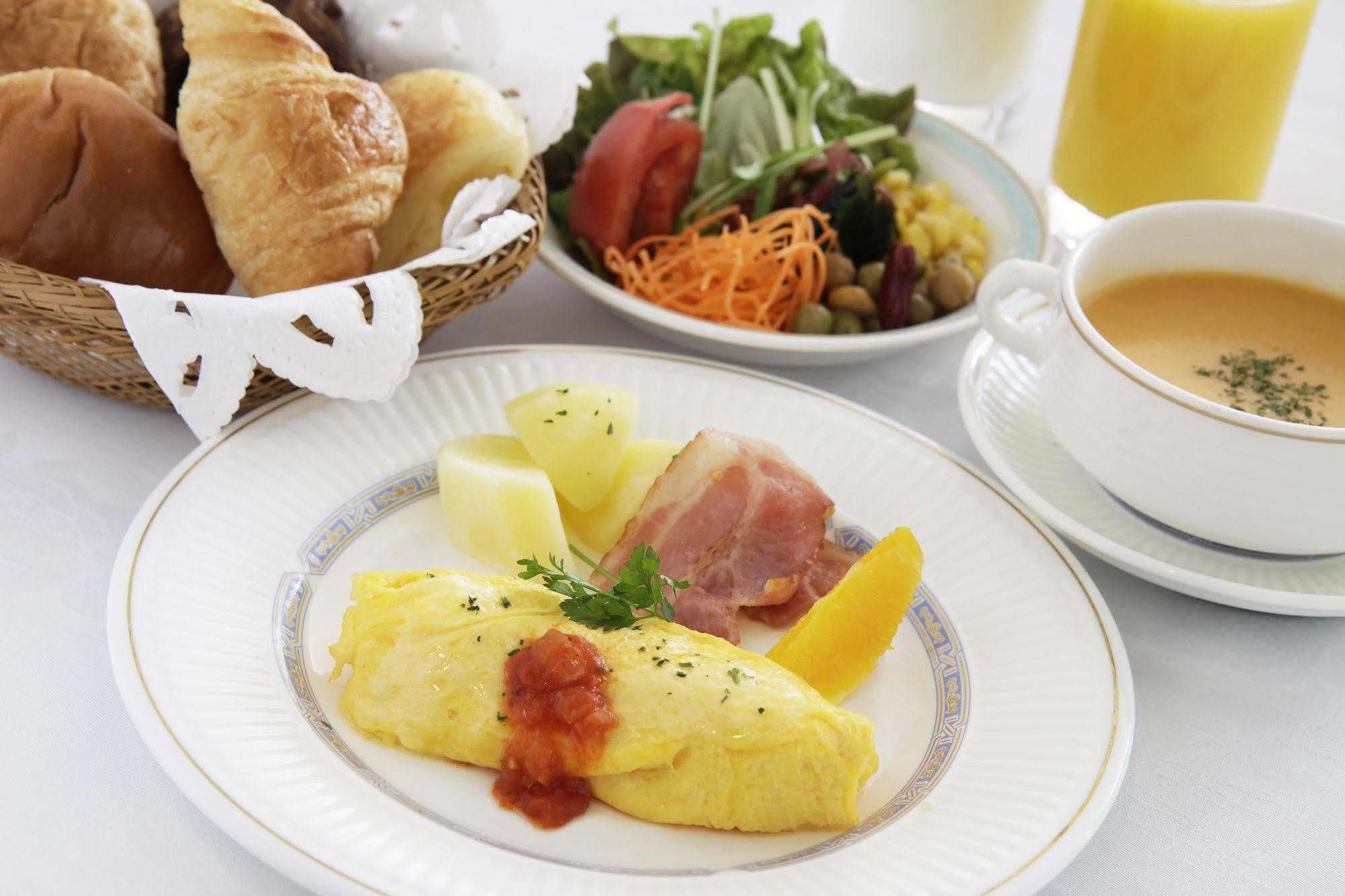 Mitsui Garden Hotel Chiba Buitenkant foto